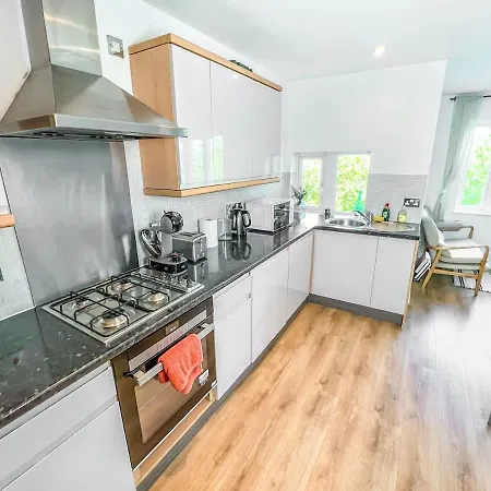 Private 2-bed Duplex Near Headingly W Parking Apartment Leeds (West Yorkshire)