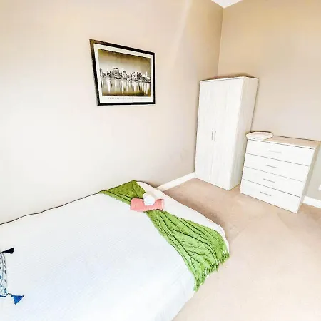 Private 2-bed Duplex Near Headingly W Parking Apartment Leeds (West Yorkshire)