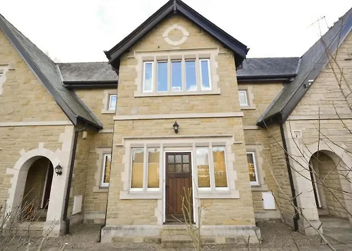 Private 2-bed Duplex Near Headingly W Parking Apartment *