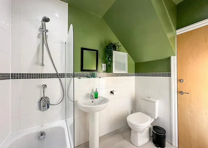 Apartment Private 2-bed Duplex Near Headingly W Parking *