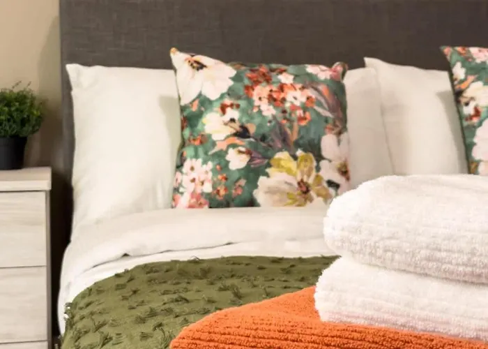 Apartment Private 2-bed Duplex Near Headingly W Parking *