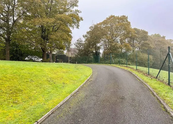 Private 2-bed Duplex Near Headingly W Parking Apartment Leeds (West Yorkshire)