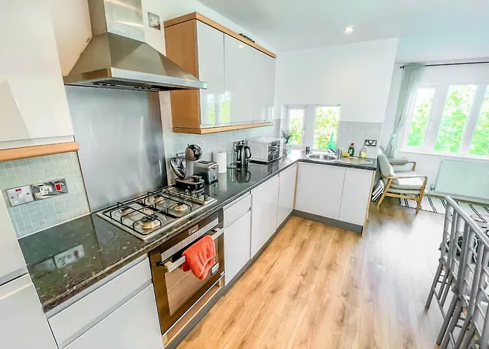 Apartment Private 2-bed Duplex Near Headingly W Parking