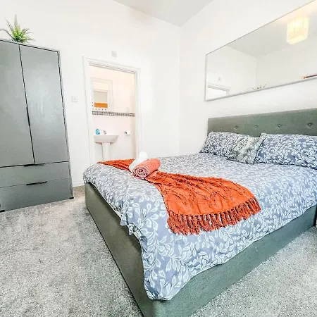 Apartment Stylish 2-Bed Duplex In Headingley, Leeds - Free Parking *