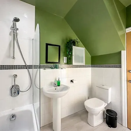 Apartment Stylish 2-Bed Duplex In Headingley, Leeds - Free Parking *