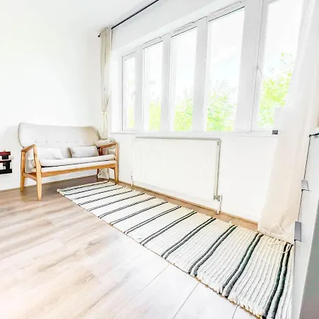 Stylish 2-Bed Duplex In Headingley, Leeds - Free Parking *