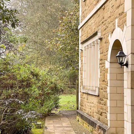 Apartment Stylish 2-Bed Duplex In Headingley, Leeds - Free Parking
