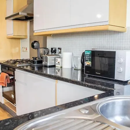 Apartment Stylish 2-Bed Duplex In Headingley, Leeds - Free Parking